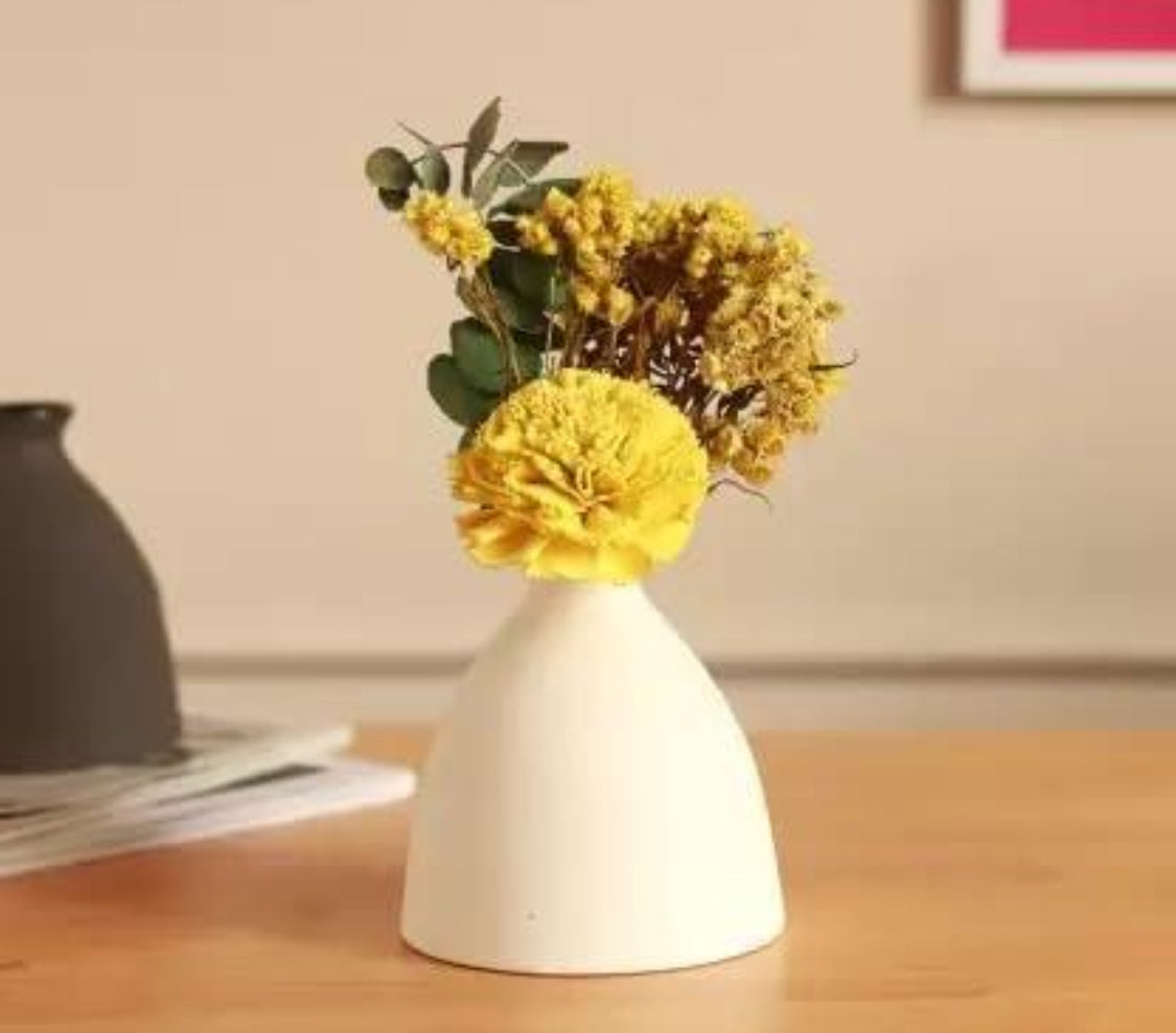 ND NEW CERAMIC CONE SHAPE CERAMIC FLOWER VASE FOR DECORATION AND CAN VE USED AS A PAN HOLDER FOR HOME DECOR